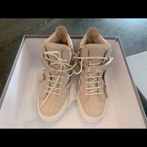Brand new Giuseppe zanotti pink leather sneaker